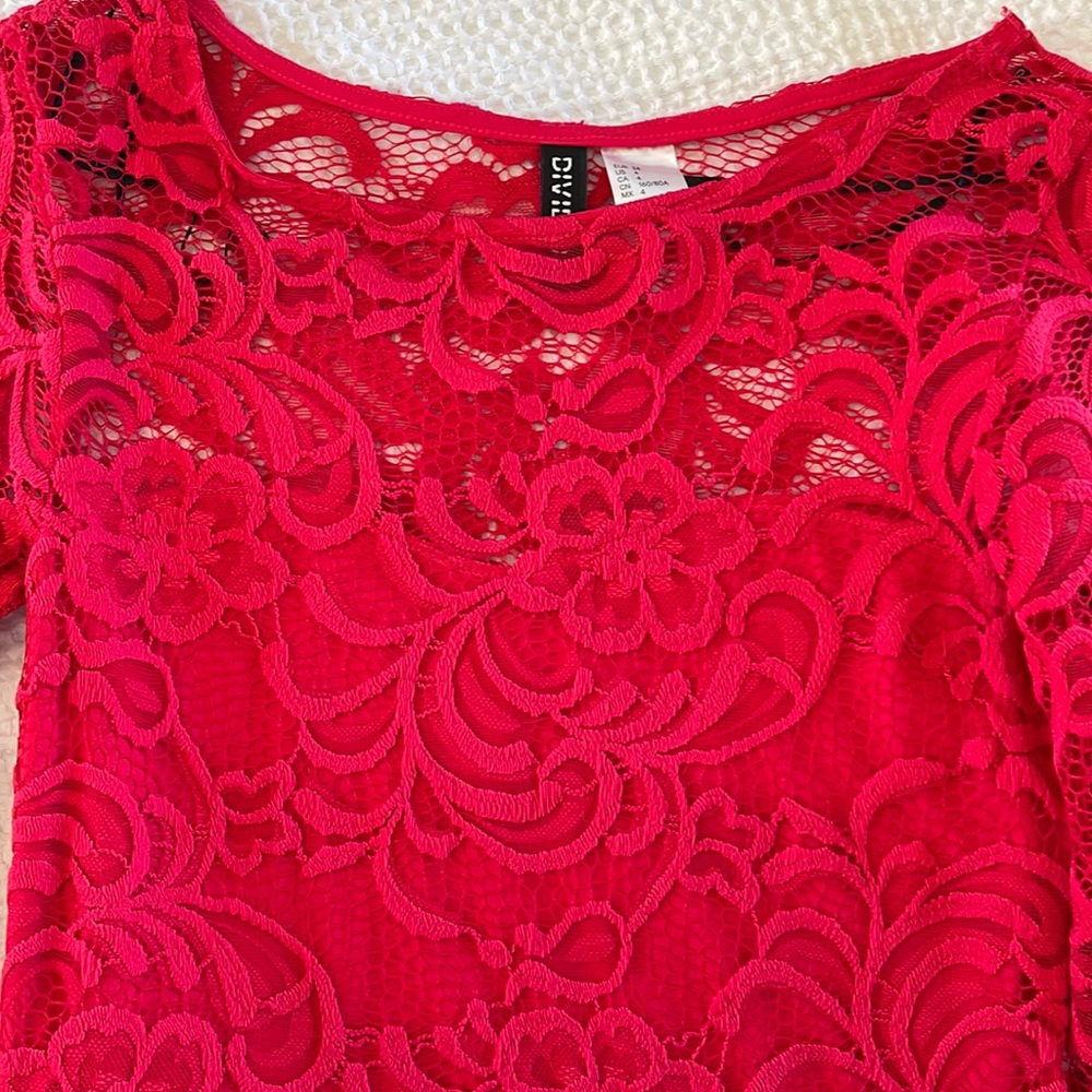 Red dress, lace dress